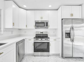 6442 Oak St, Hollywood FL 33024