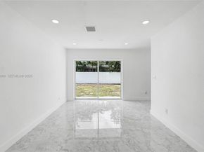 6442 Oak St, Hollywood FL 33024