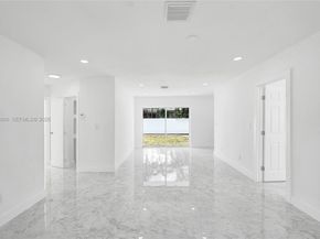 6442 Oak St, Hollywood FL 33024