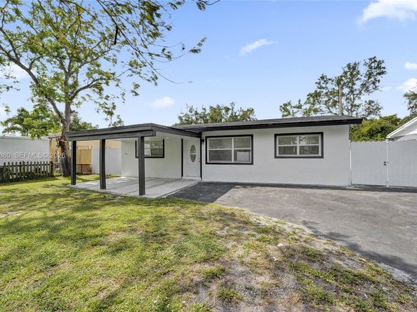 6442 Oak St, Hollywood FL 33024