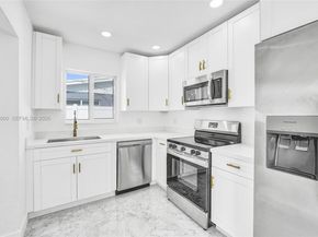 6442 Oak St, Hollywood FL 33024