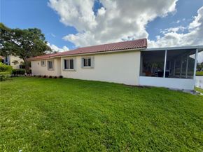 104 Danielle Ct, Weston FL 33326