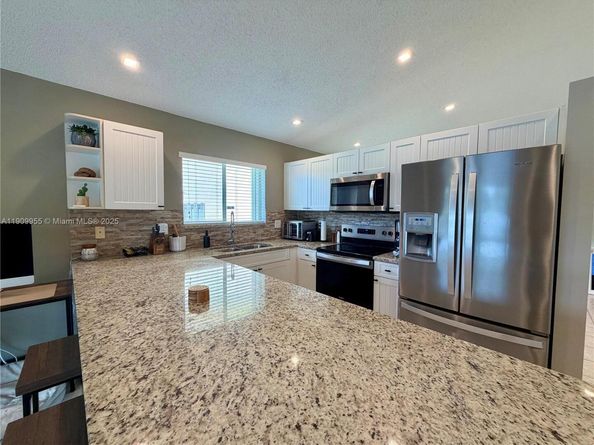 104 Danielle Ct, Weston FL 33326