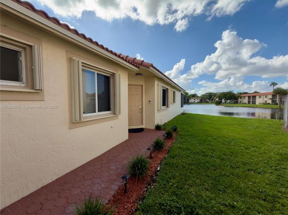 104 Danielle Ct, Weston FL 33326