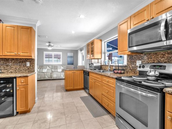 13430 SW 25th St, Miami FL 33175