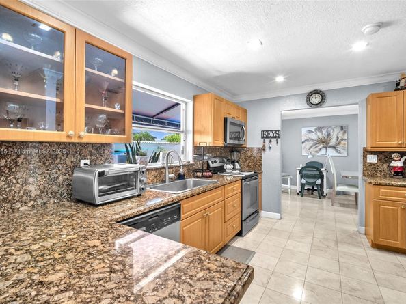 13430 SW 25th St, Miami FL 33175