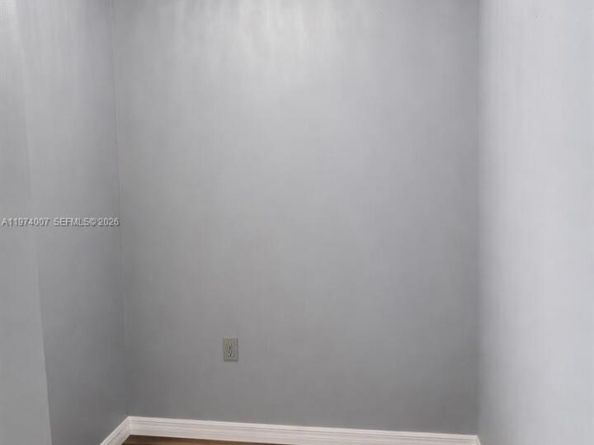 1780 NE 191st St 2102, Miami FL 33179