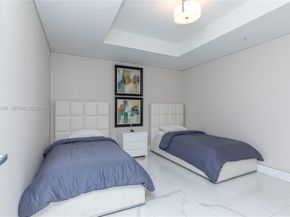 17301 NE Biscayne Blvd 908, North Miami Beach FL 33160