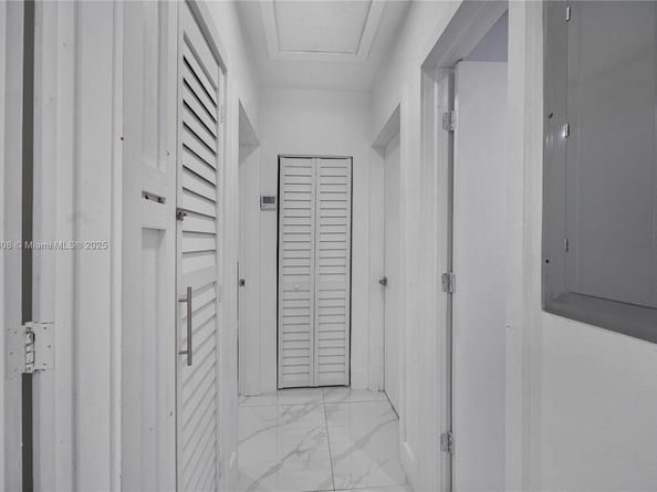 9240 SW 57th Ter, Miami FL 33173