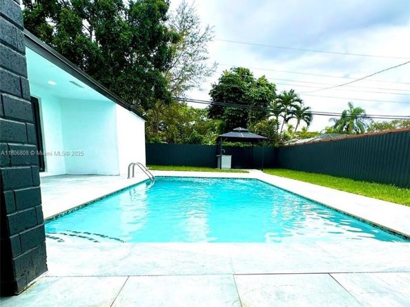 9240 SW 57th Ter, Miami FL 33173