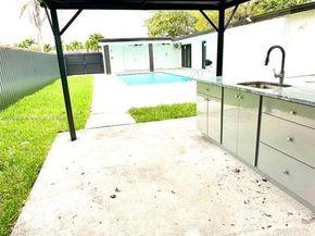 9240 SW 57th Ter, Miami FL 33173