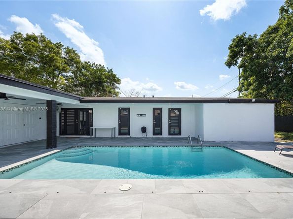 9240 SW 57th Ter, Miami FL 33173