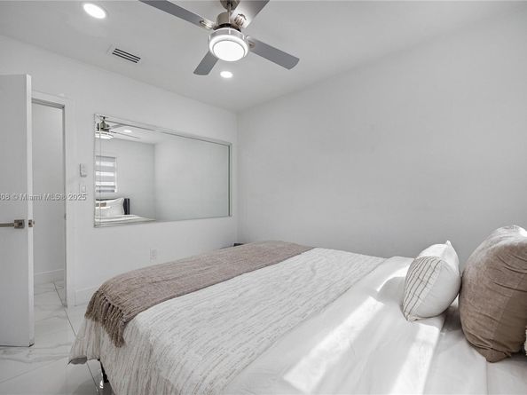 9240 SW 57th Ter, Miami FL 33173