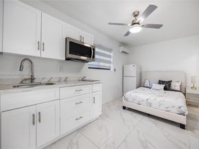 9240 SW 57th Ter, Miami FL 33173