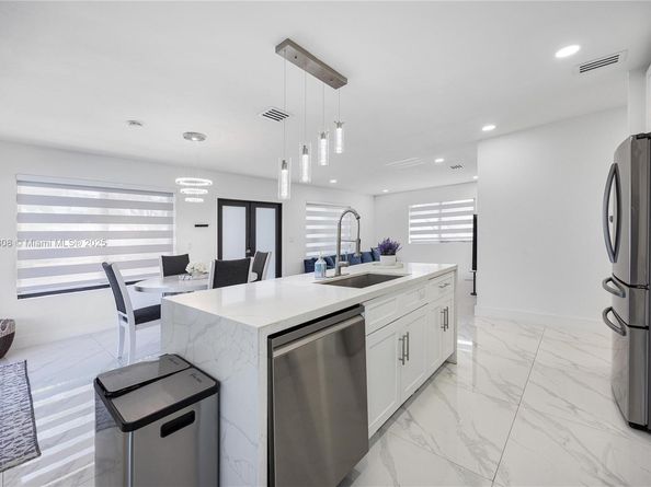 9240 SW 57th Ter, Miami FL 33173