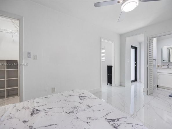 9240 SW 57th Ter, Miami FL 33173
