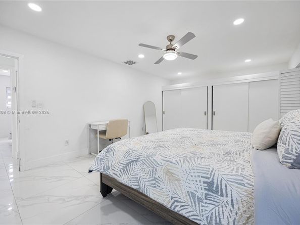 9240 SW 57th Ter, Miami FL 33173