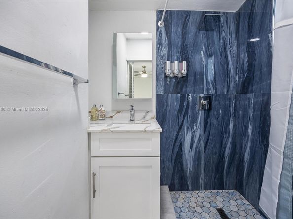 9240 SW 57th Ter, Miami FL 33173