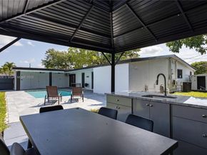 9240 SW 57th Ter, Miami FL 33173