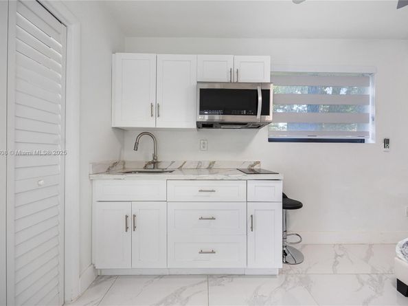 9240 SW 57th Ter, Miami FL 33173