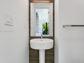 1525 Bay Rd 1525, Miami Beach FL 33139