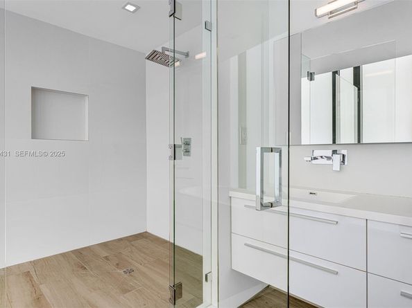 1525 Bay Rd 1525, Miami Beach FL 33139