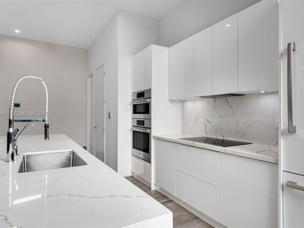 1525 Bay Rd 1525, Miami Beach FL 33139