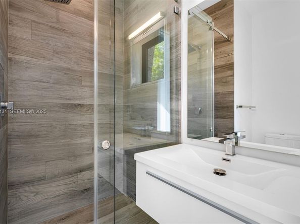 1525 Bay Rd 1525, Miami Beach FL 33139