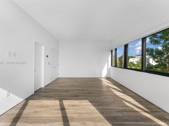 1525 Bay Rd 1525, Miami Beach FL 33139