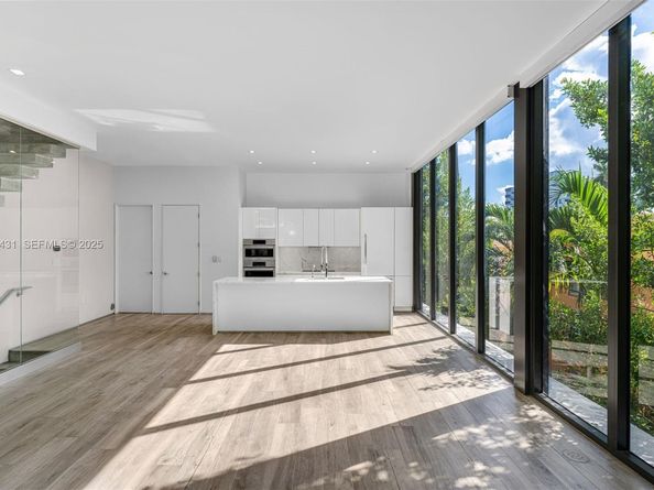 1525 Bay Rd 1525, Miami Beach FL 33139