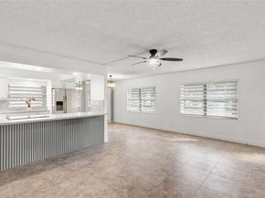 850 SW 133rd Ter 118B, Pembroke Pines FL 33027