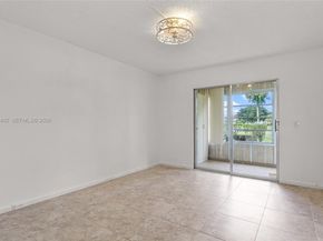 850 SW 133rd Ter 118B, Pembroke Pines FL 33027