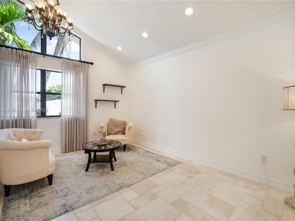 1556 71st St, Miami Beach FL 33141