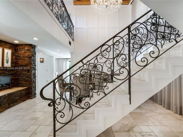 1556 71st St, Miami Beach FL 33141