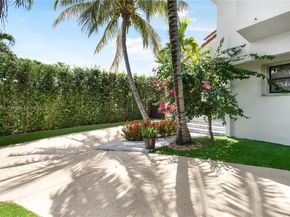 1556 71st St, Miami Beach FL 33141