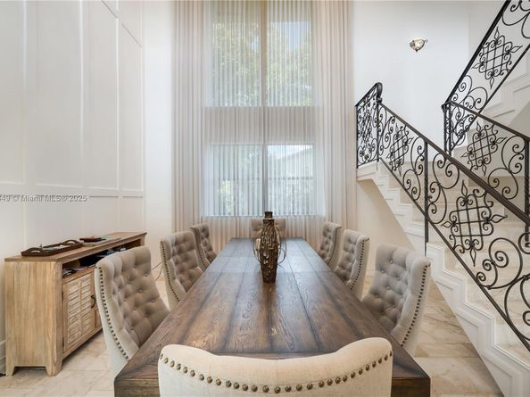 1556 71st St, Miami Beach FL 33141