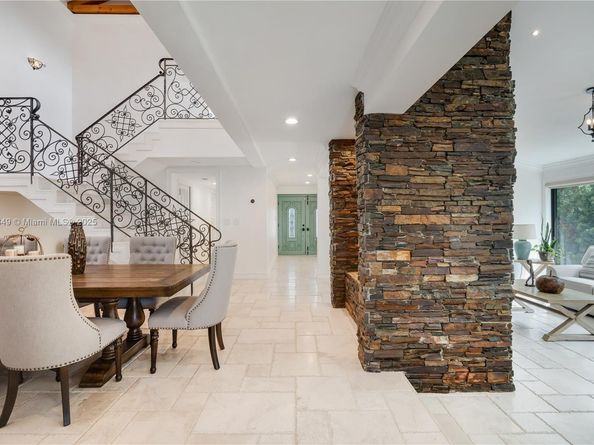 1556 71st St, Miami Beach FL 33141