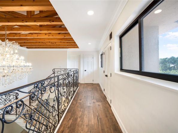 1556 71st St, Miami Beach FL 33141