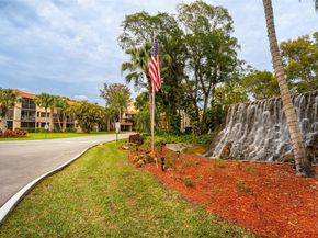 16475 Golf Club Rd 307, Weston FL 33326