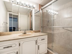 16475 Golf Club Rd 307, Weston FL 33326