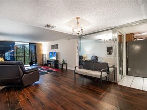 16475 Golf Club Rd 307, Weston FL 33326