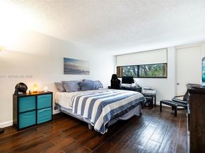 16475 Golf Club Rd 307, Weston FL 33326