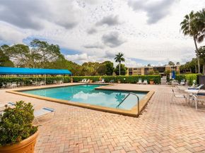 16475 Golf Club Rd 307, Weston FL 33326