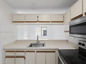 13856 SW 93rd Ln 13856, Miami FL 33186