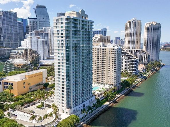800 Claughton Island Dr 1504, Miami FL 33131