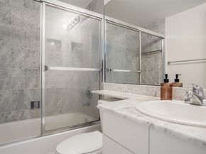 800 Claughton Island Dr 1504, Miami FL 33131