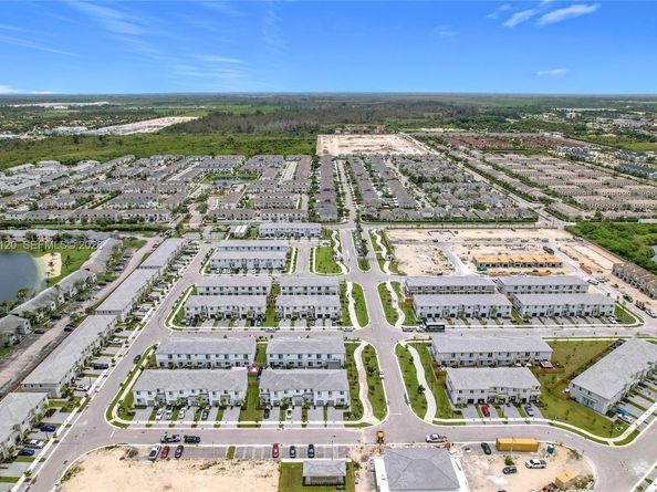 716 SE 14th St, Homestead FL 33034