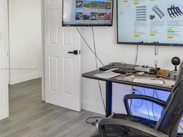 15309 SW 183rd Ter, Miami FL 33187