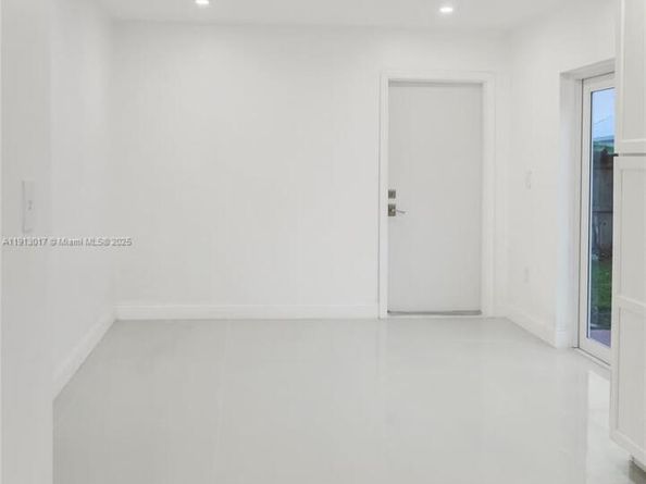 15309 SW 183rd Ter, Miami FL 33187