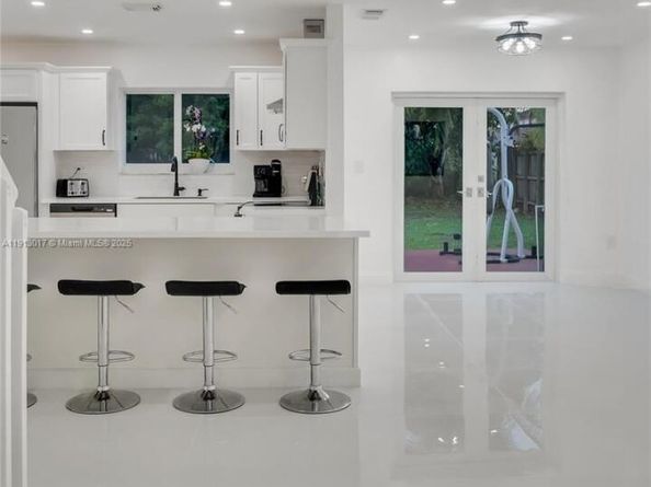 15309 SW 183rd Ter, Miami FL 33187